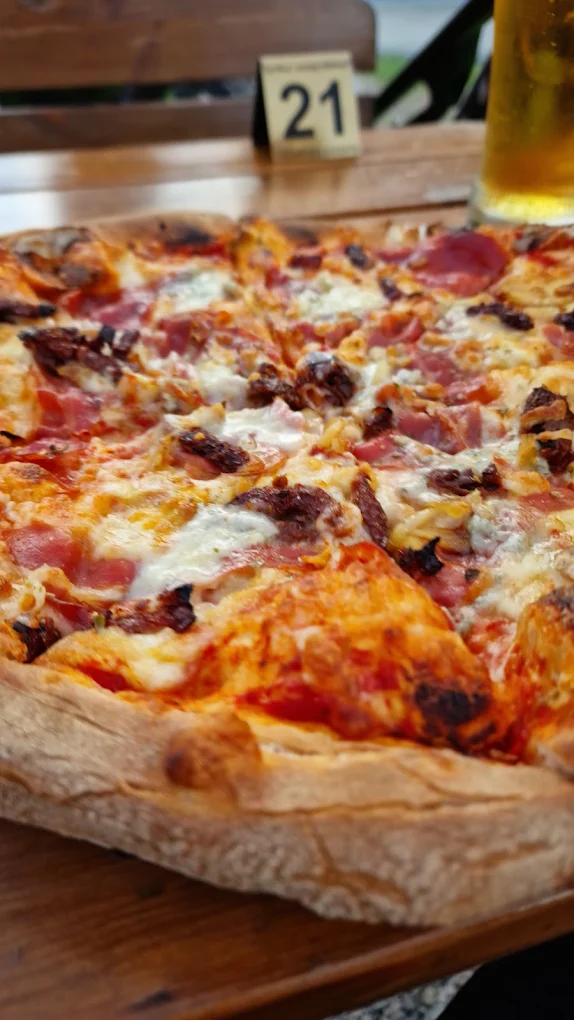 Pizza z szynką